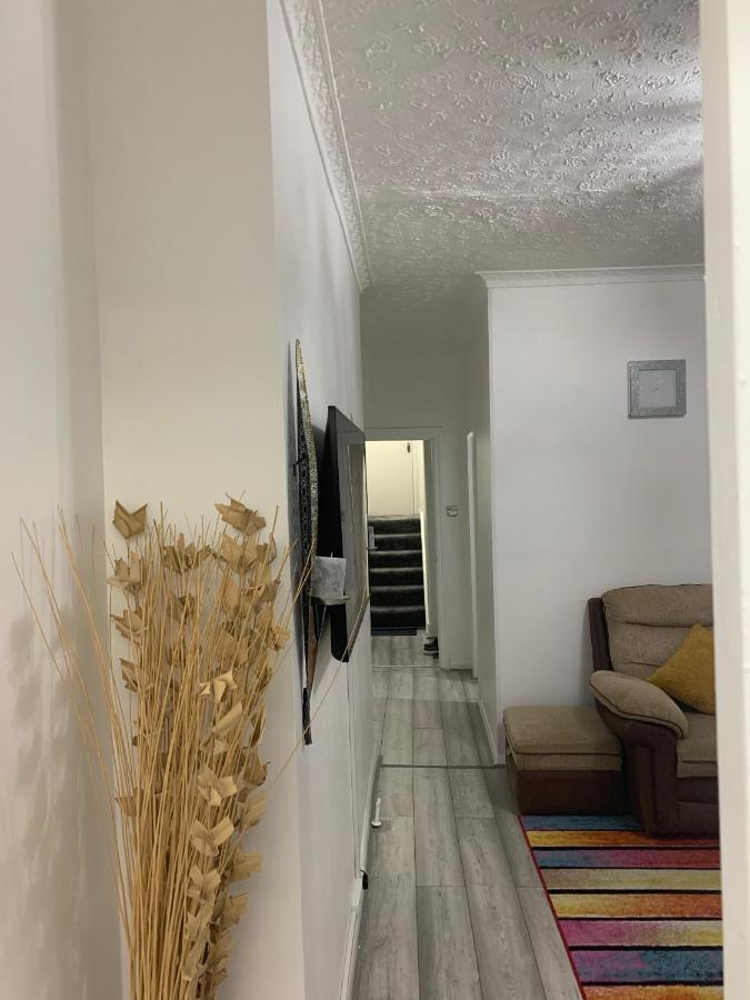 2 Bed 1St Floor Apartment-Own Entrance & Parking Портцмаус Экстерьер фото
